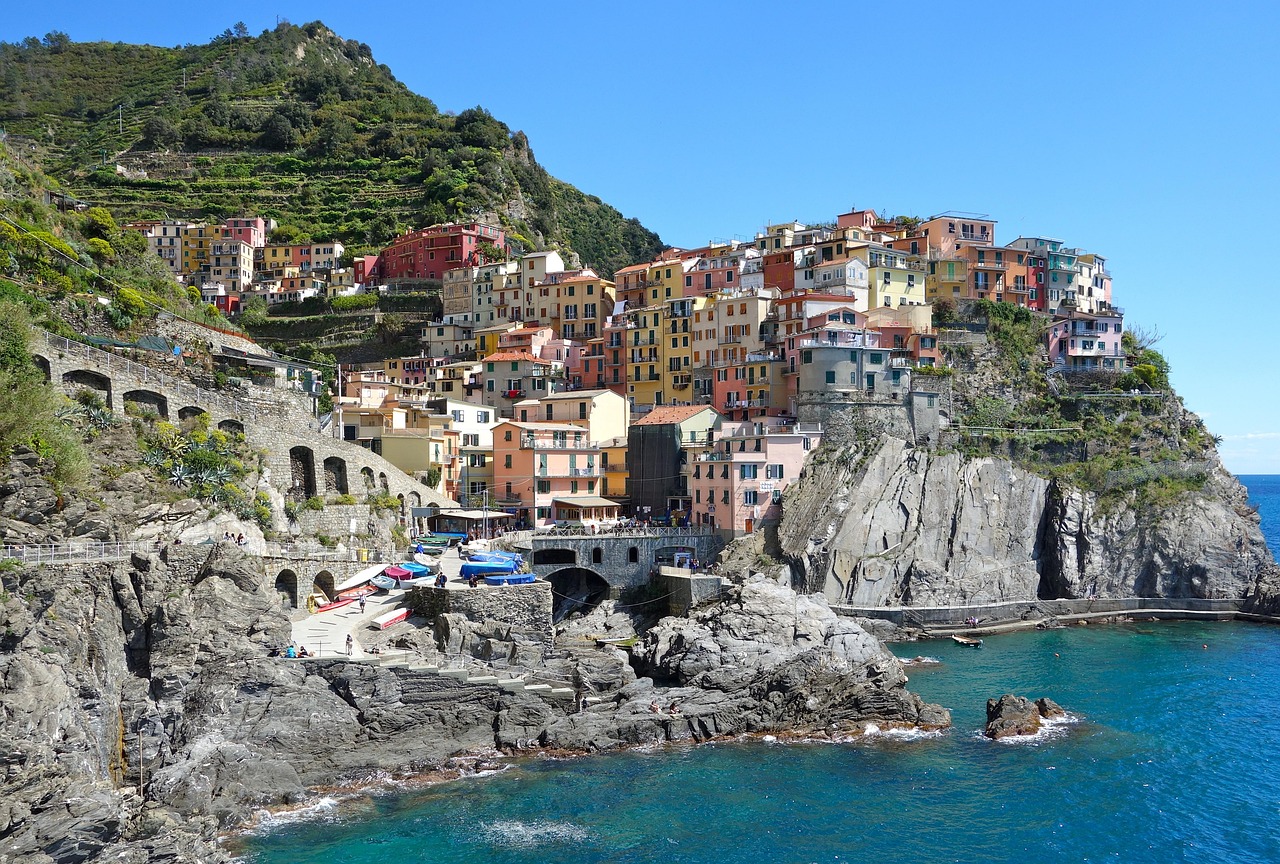 découvrez des destinations de voyage abordables pour des vacances mémorables sans dépasser votre budget. conseils et astuces pour voyager malin et pas cher.