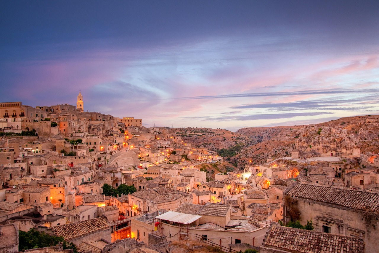 découvrez la basilicata, une région authentique d'italie entre mer et montagne, riche en histoire, paysages naturels et traditions culinaires.