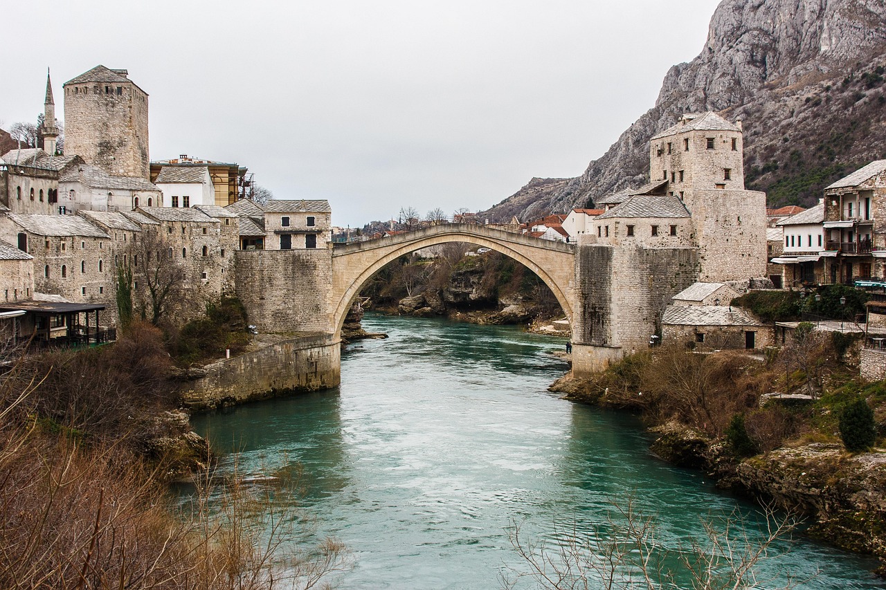 Guide malin pour profiter des Balkans en été sans la foule : astuces et destinations méconnues