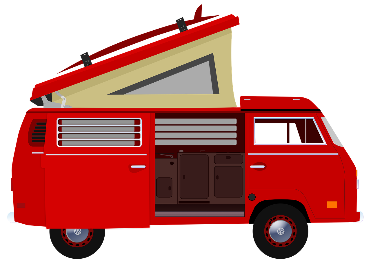 Tourisme sur roues : astuces essentielles pour bien conduire votre van ou camping-car