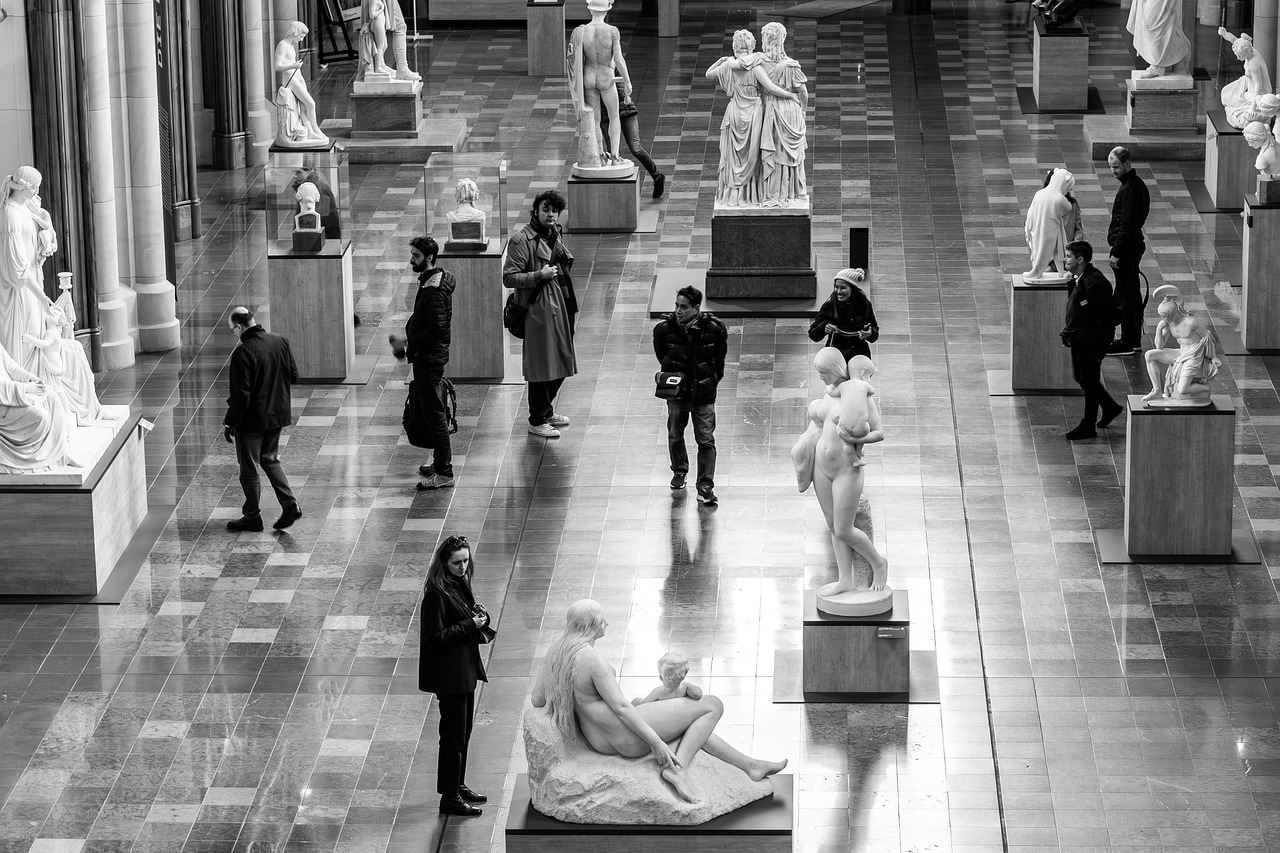Vic-en-Bigorre : une exposition accueillante animée par des artistes en plein exercice