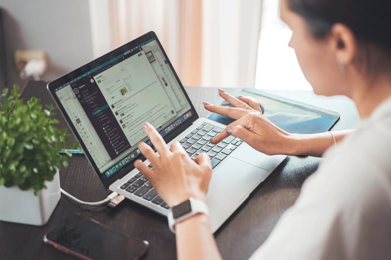 Réussir le télétravail en 2026 : comment préserver le lien social efficacement