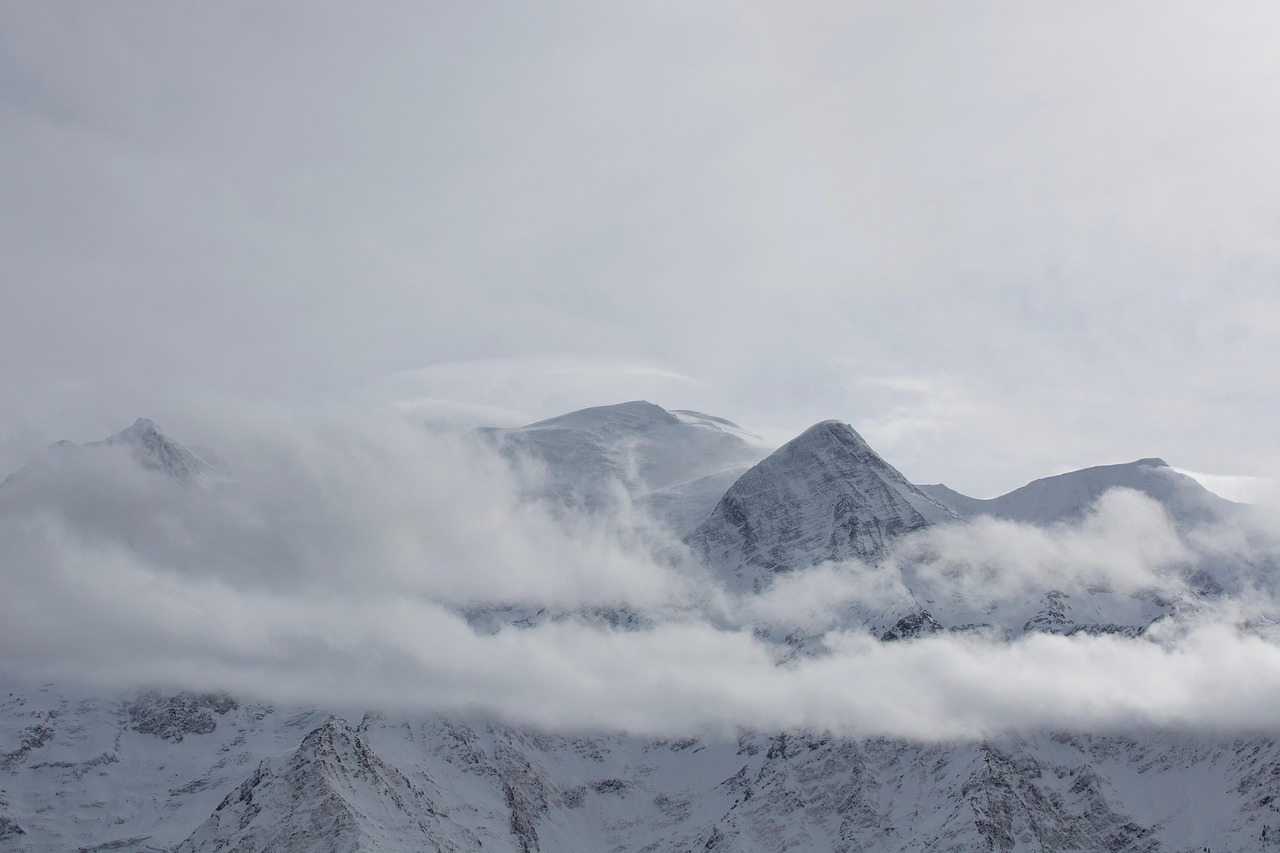 Découvrez 5 bonnes raisons de choisir le massif du Sancy, trésor volcanique de l’Auvergne, pour des vacances inoubliables