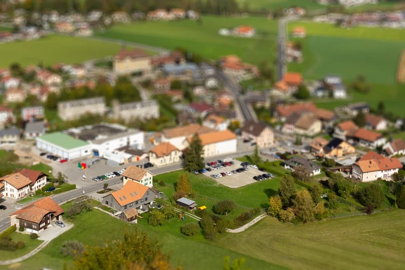 Partez à la découverte des « Petites cités de caractère » de votre région grâce à des visites exclusives et inédites